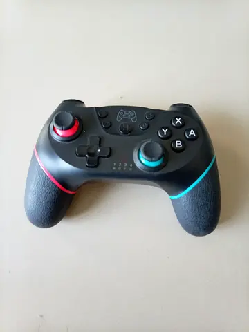 Wireless Bluetooth Game Controller (Nintendo Switch style) - Good Condition