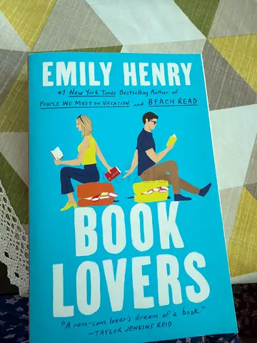 Book Lovers by Emily Henry - Paperback