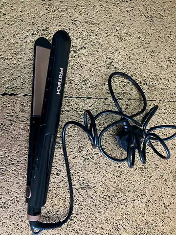 Pritech Hair Straightener / Flat Iron - Excellent Working Condition