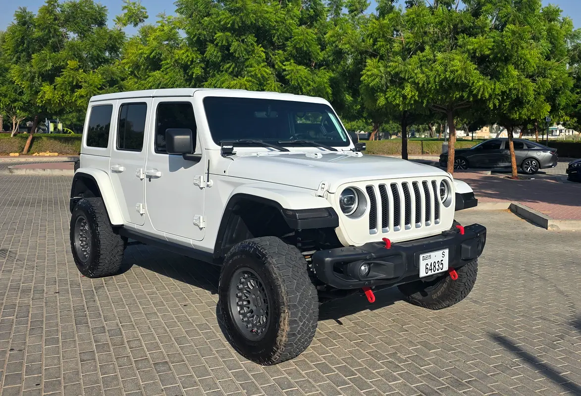 Jeep Wrangler Unlimited 2018 — photo 1 of 17
