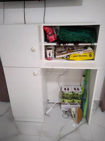 Table with compartments