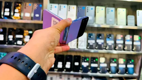 Used Samsung Galaxy Z Flip4 (Purple) - Good Condition