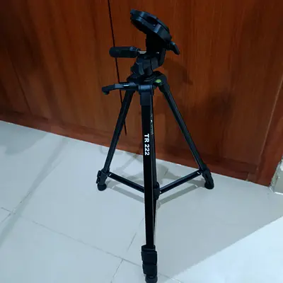 TR‑222 Camera Tripod