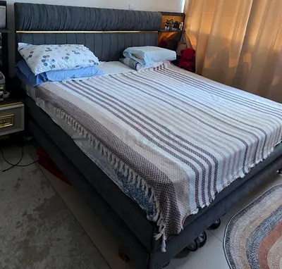 King bed 180 × 200 cm