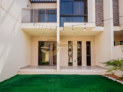 Modern 3 Bedroom Townhouse | Large Layout