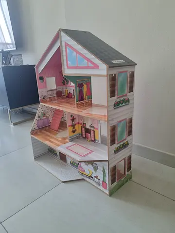 Doll house with all accessories and free toys