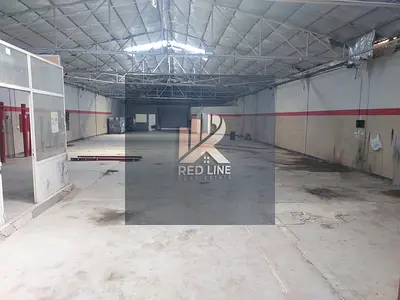 مستودع للإيجار في الصناعية ٥ معمول عازل حراري للسقف من الداخل  الكهرباء بتكفي لأي عمل صناعي  قريب جدا من الشارع الصناعي الاول  مرتفع عن الشارع العام