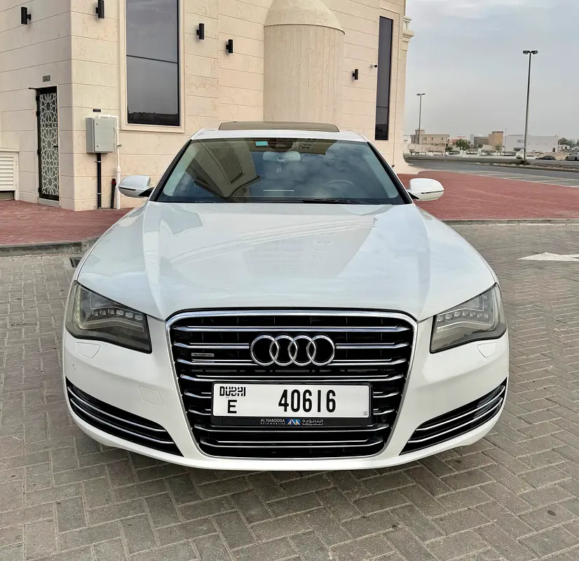 Audi A8 2011 — photo 1 of 20