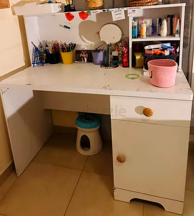 White Desk Perfect for studying or working