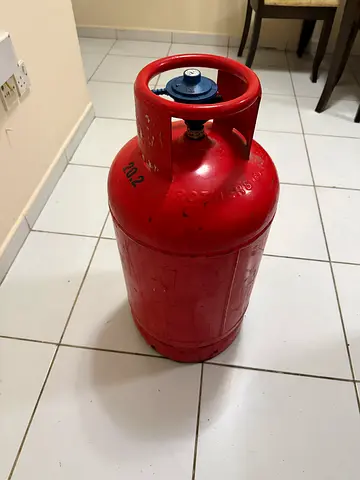 20kg Red LPG Gas Cylinder with regulator - Good Condition