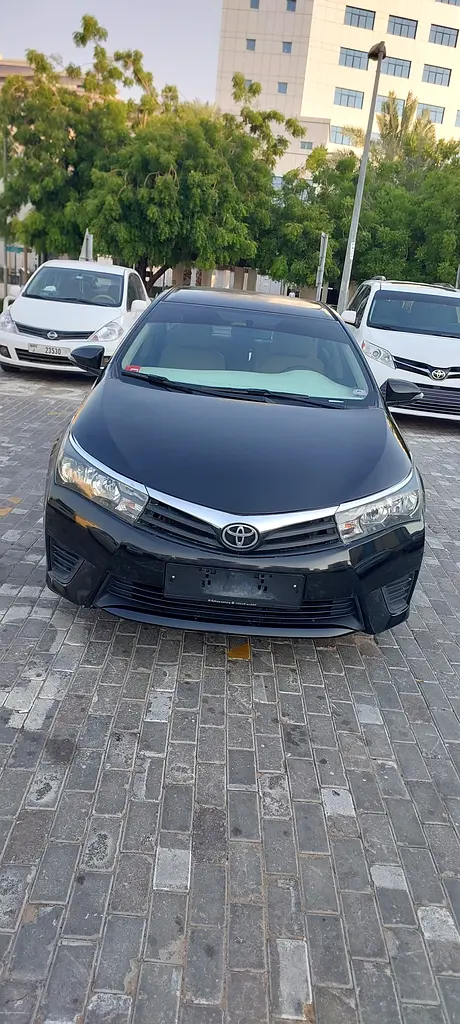 Toyota Corolla 2015 — photo 1 of 20