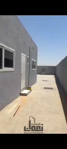 للإيجار حوطة صناعية مجهزة بالكامل في الصجعة الصناعية – كهرباء 60 كيلو واط