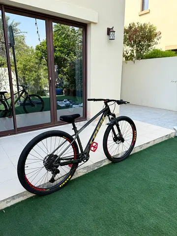 TREK MARLIN 6