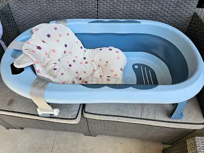 Foldable Baby Bathtub with Padded Newborn Support Cushion - Light Blue