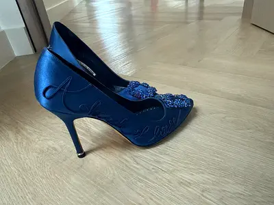 Manolo Blahnik Hangisi