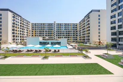 Podium Unit | Access to Pool | Ready to Move in