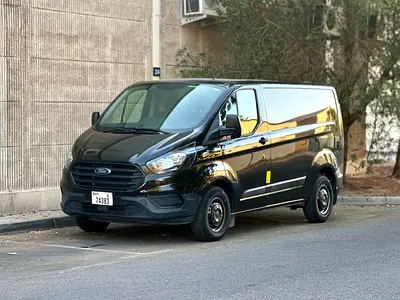 Transit cargo Van 300L GCC under warranty not negotiable السعر نهائي