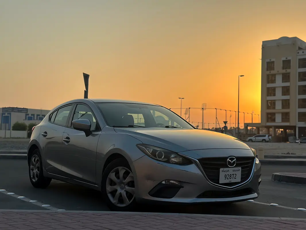 Mazda 3 2016 — photo 1 of 18