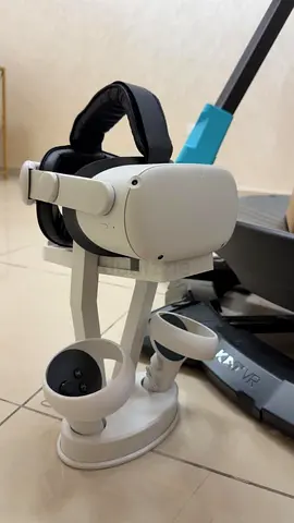 Meta Quest 2 (Oculus) VR Headset with Controllers - with KAT WALK