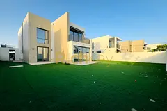 Spacious | Unfurnished | Bright Unit |Corner Villa