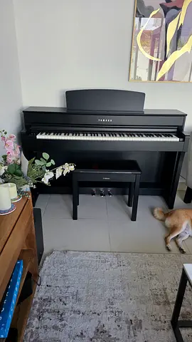 Yamaha CLP 645 Piano in perfect condition with Yamaha Bench