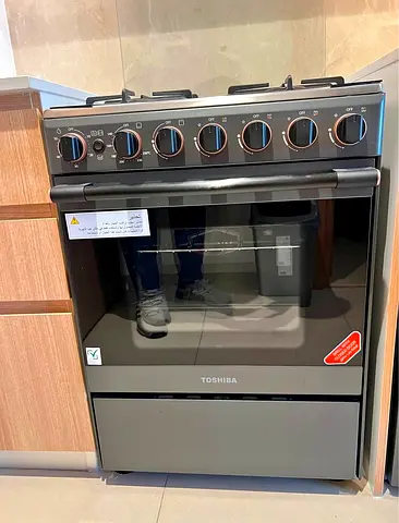 Toshiba 4-burner Gas Cooker with Oven - Excellent Condition