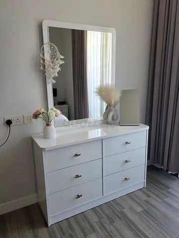 Dressing table