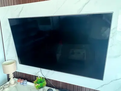 LG Wall Mounted Flat Screen Smart TV