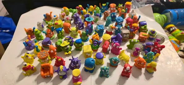 Massive Trash Pack Lot – Street Sweeper Truck, 45+ Bins, 80+ Figures