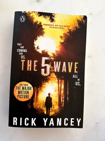 The 5th Wave by Rick Yancey - Paperback
