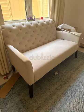 Beige Tufted 2-Seater Sofa in Good Condition