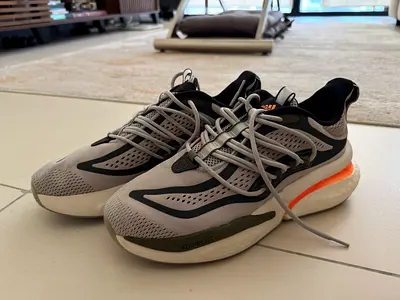 Adidas Alphaboost V1 - Light grey Adidas running sneakers - size 42, lightly used