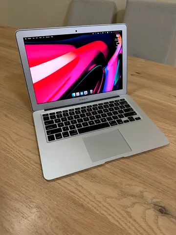 Apple MacBook Air 13” 2017 | i5 | 8GB RAM | 128GB SSD | Excellent Condition