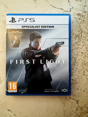 PS5 - 007: First Light (Specialist Edition) - Disc
