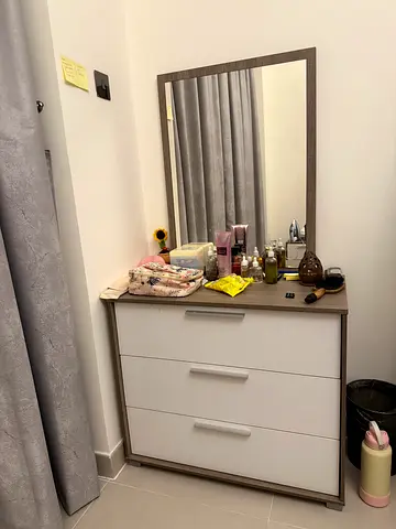 Dressing table