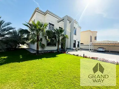 5BR Luxury Furnished Villa with Big Service Block