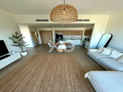 FULLY FURNISHED | HIGH FLOOR | PARK ACCESS