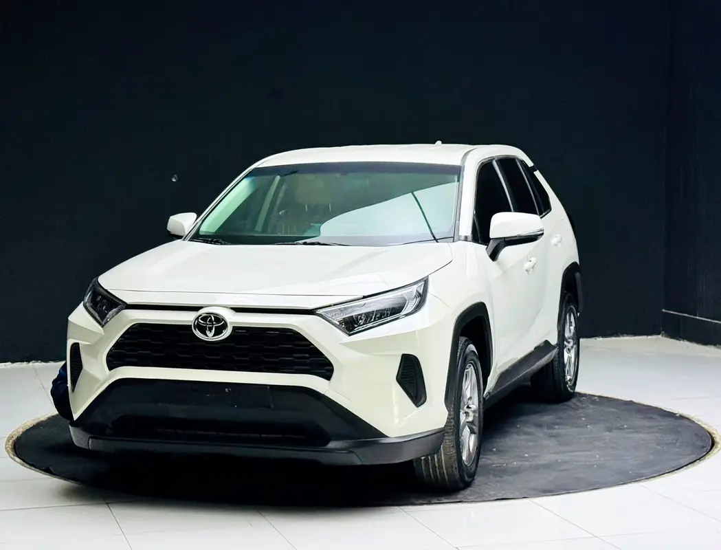 Toyota Rav 4 2022 — photo 1 of 13