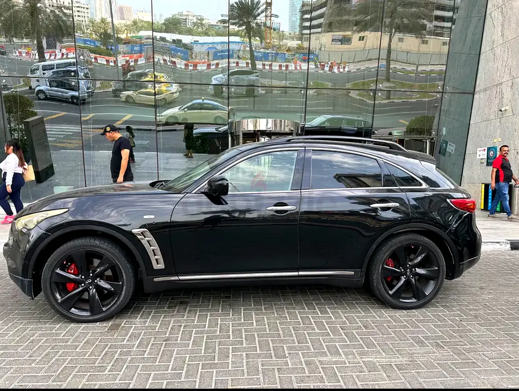 Infiniti FX50 2009 — photo 1 of 9