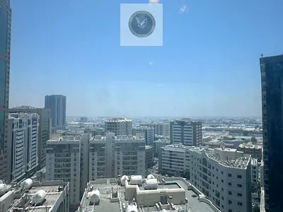 ايجار السنوى فى المجاز2 بإمارة الشارقه  غرفتين وصاله تشطيب حديث  مساحه واسعه  باركن مجانى اطلاله مفتوحه موقع مميز  تسهلات فى الدفعات