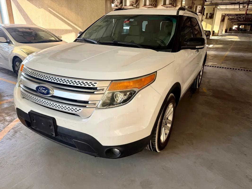 Ford Explorer 2013 — photo 1 of 11