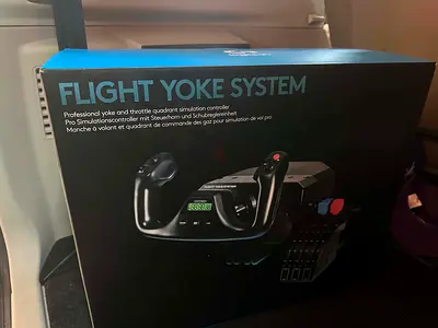 Logitech G Saitek Pro Flight Yoke System / Mad Catz / Saitek AV8R Flight Stick / Logitech Extreme 3D