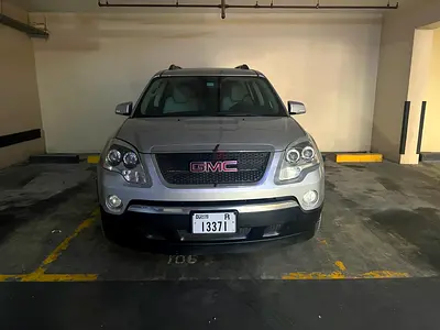 GMC Acadia SLE AWD 2011 - Well Maintained Family SUV