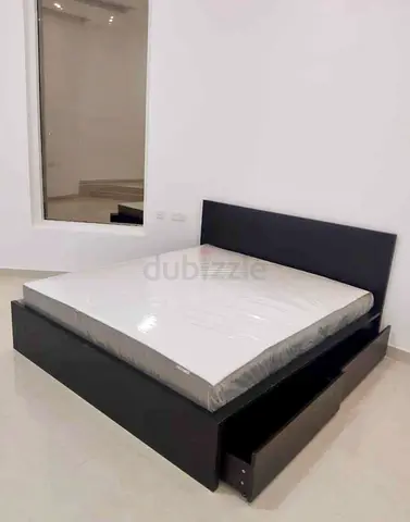 IKEA malam king‑size bed (180 × 200 cm) with 2 storage drawers and an IKEA mattress ✨