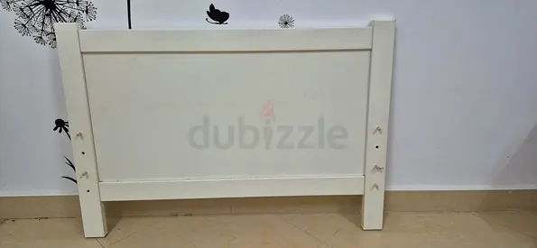 Reduced price to sell. IKEA HEMNES-style Single Bed Frame, White, Solid Wooden 200x90