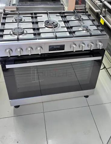 Bosch latest model 5 burner full gass with fan full heavy duety and full safety cooking range 90x60