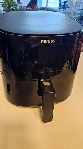 Philips Essential Air Fryer XL 1.2KG, 6.2L Capacity, Digital Screen,Black