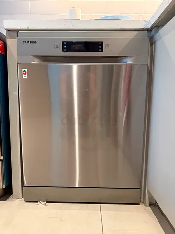 Samsung Dishwasher – As New Condition – Used Only 3 Times – AED 1,100