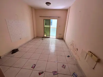 بلكونة + تكييف مركزي + مساحة كبيرة + قريب من جسر غلفا ومدرسة الحكمة