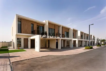 Corner 4BR + Maid | Single Row | 6 Parking